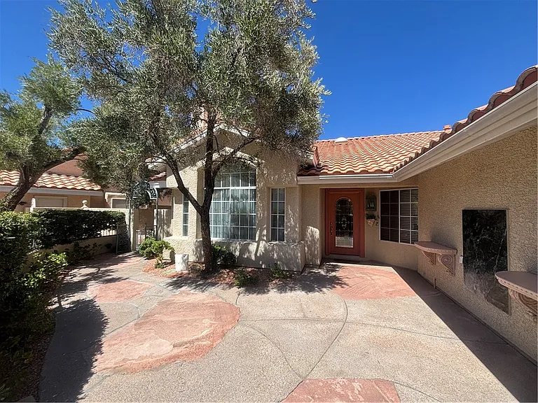2424 Ocean Front Dr — Photo 2