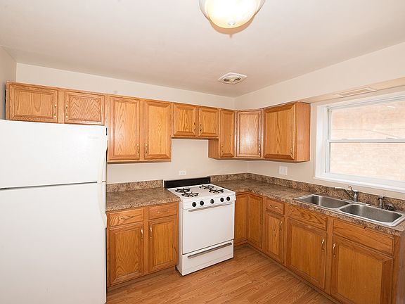3rd image of 1737 N 39th Ave