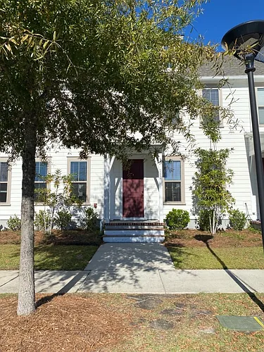 250 Oak Park St Photo 1