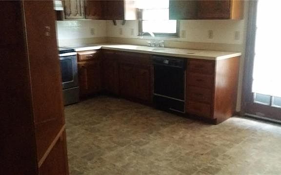 4th image of 9721 Ditzler Ave