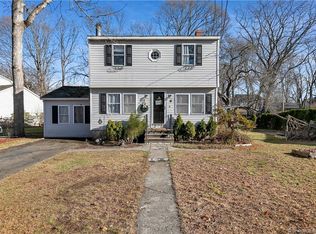 6 Sunset Ln, Clinton, CT 06413