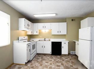 1822 H St APT 8, Lincoln, NE 68508