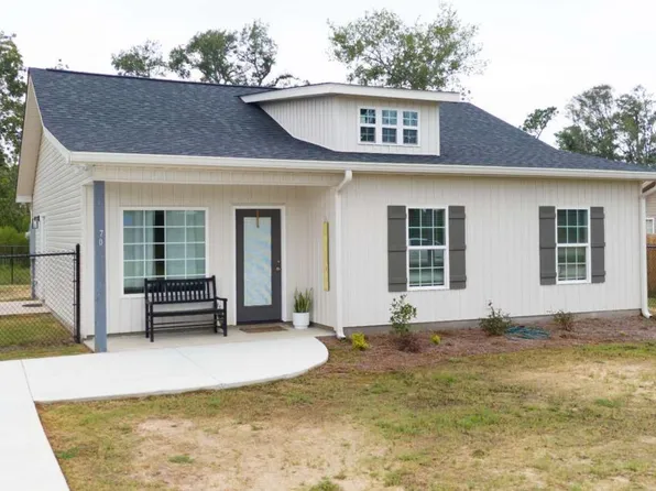 70 Blueberry St, Baxley, GA 31513