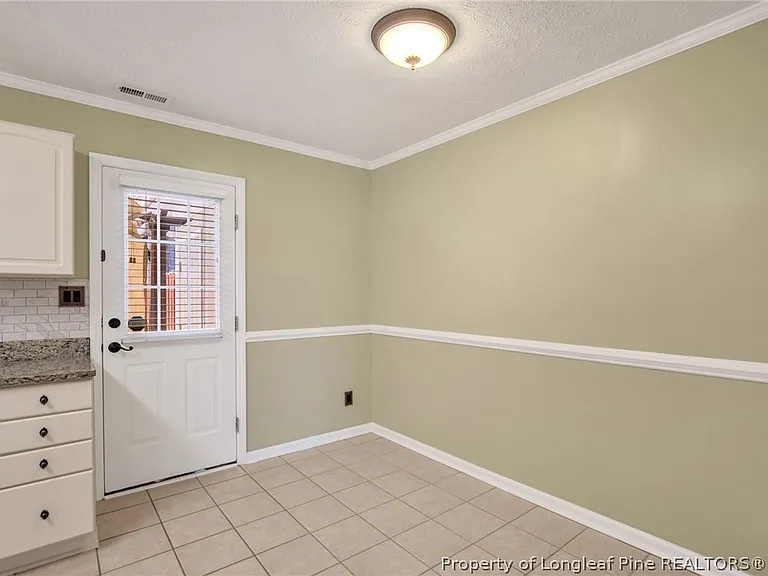425 Cityview Ln — Photo 10