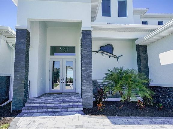 2nd image of 4330 SW 28th Pl