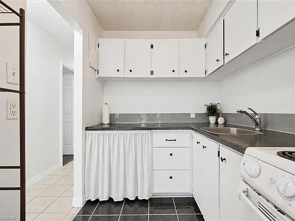 5th image of 91 Conroy Cres #307
