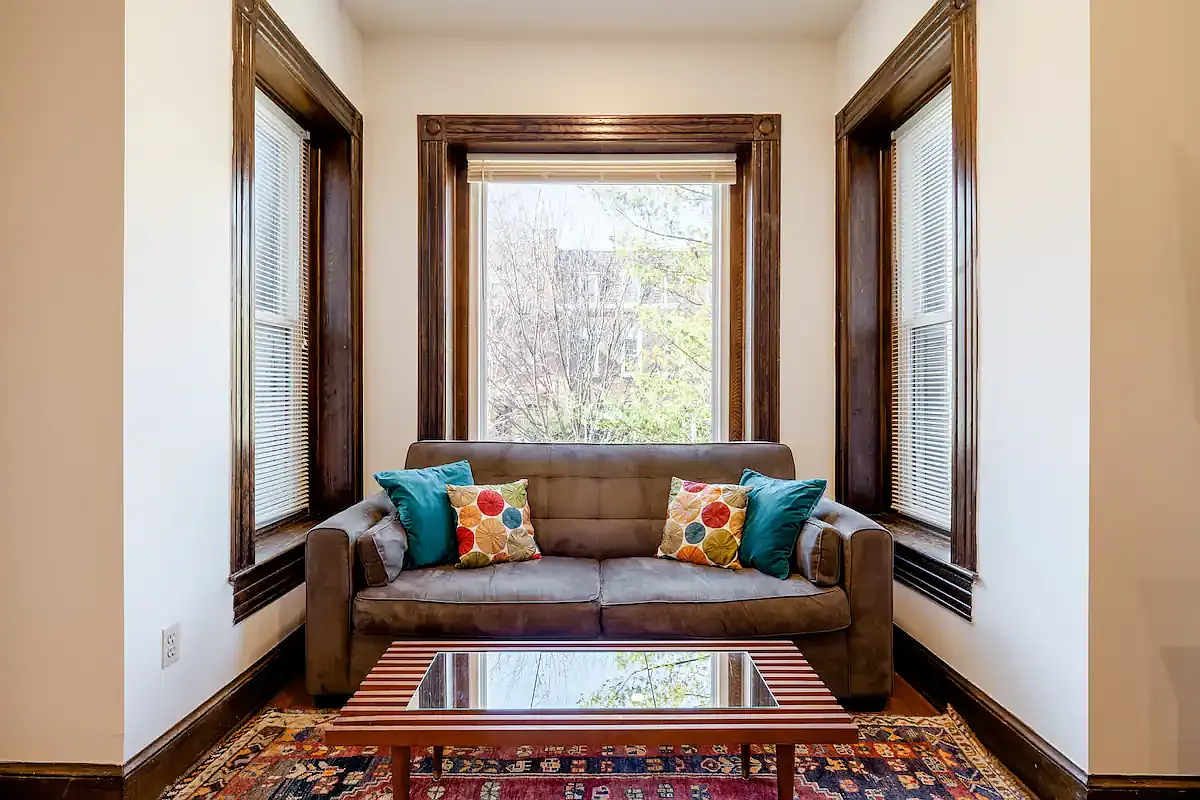 3 bed, 850 sqft, $4,199 — Photo 1