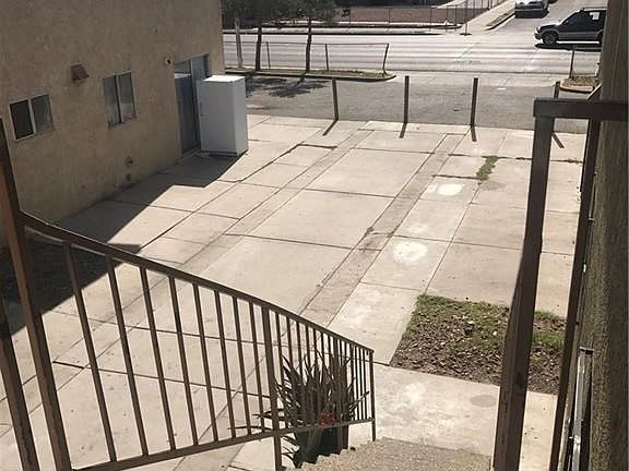 5th image of 2301 Stewart Ave