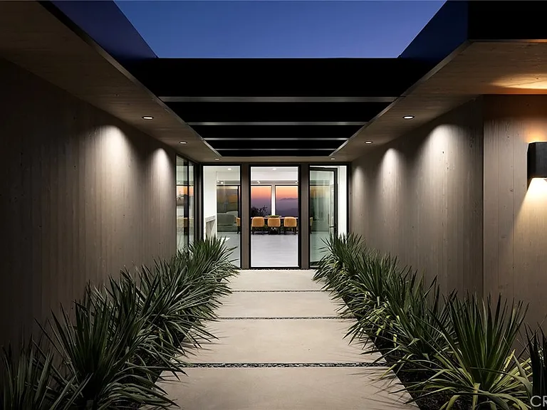 9015 Alto Cedro Dr — Photo 13