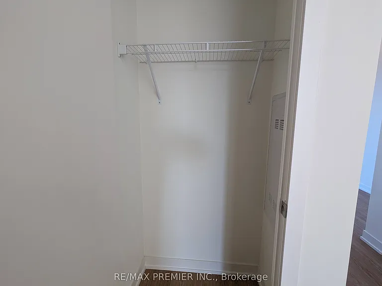 11 Steckley House Ln #403 — Photo 9