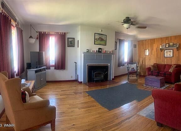 3rd image of 615 W Florida St