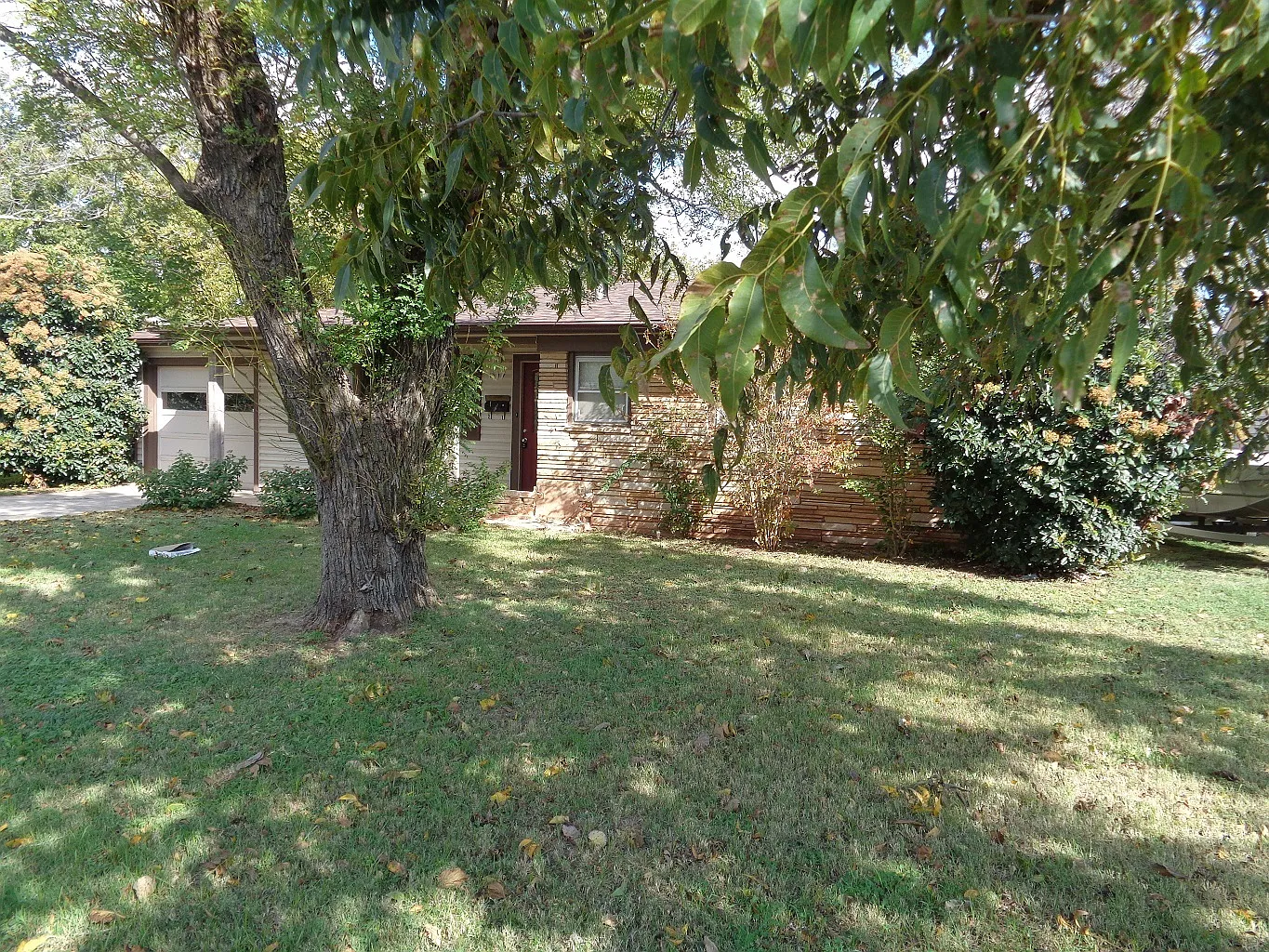 Super Spacious Home — Photo 2