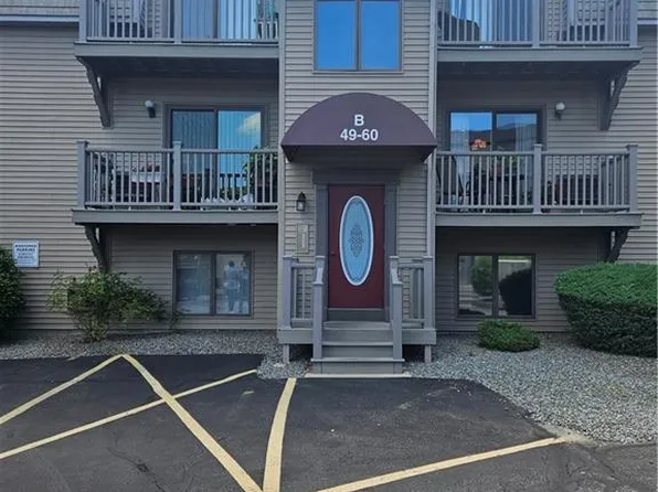 59 Village Ct Unit 59, West Warwick, RI 02893