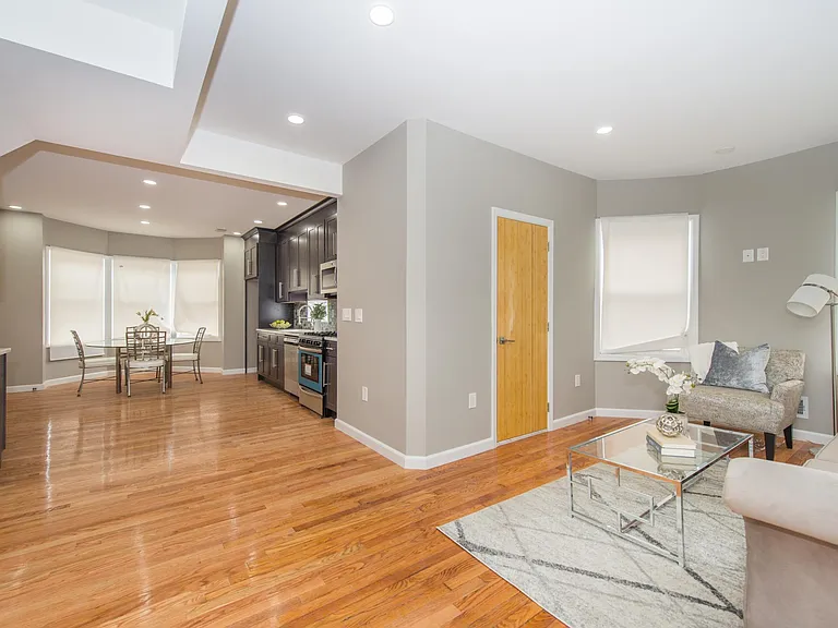 344 Franklin St #1 — Photo 8