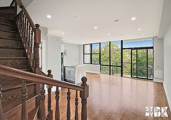 1st image of 954 Herkimer St #3RR