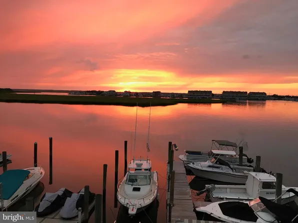 5400 Lake Rd, Wildwood Crest, NJ 08260