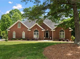 6183 Barmot Dr, Greensboro, NC 27455