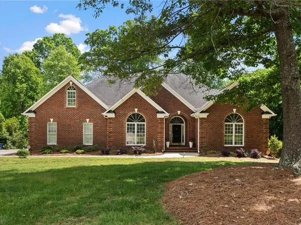 6183 Barmot Dr, Greensboro, NC 27455