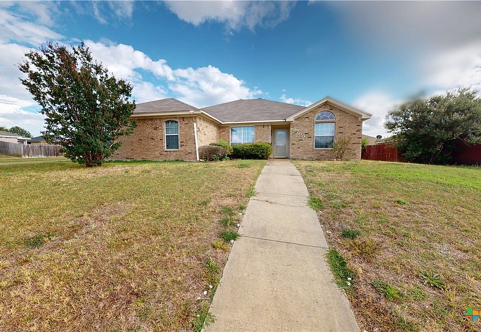 1st image of 2700 Southwood Dr