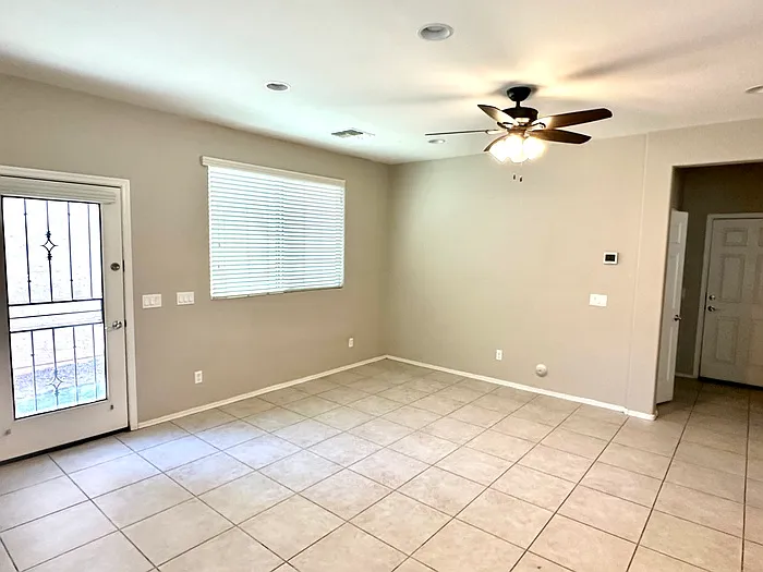 7363 W Cambridge Ave — Photo 6