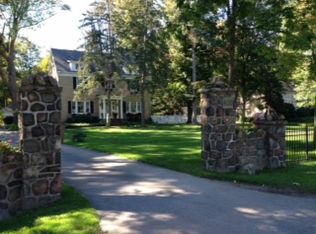 4150 Harris Hill Rd, Williamsville, NY 14221