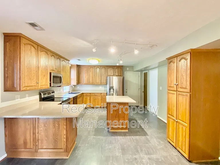 443 Sonora Dr — Photo 8