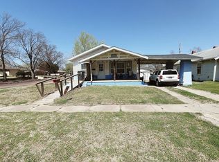 1002 N 4th St, Arkansas City, KS 67005
