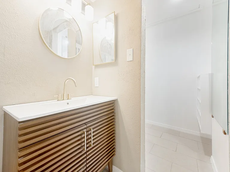 2425 Sunflower Dr — Photo 9