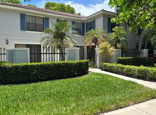 352 Prestwick Cir APT 1, Palm Beach Gardens, FL 33418