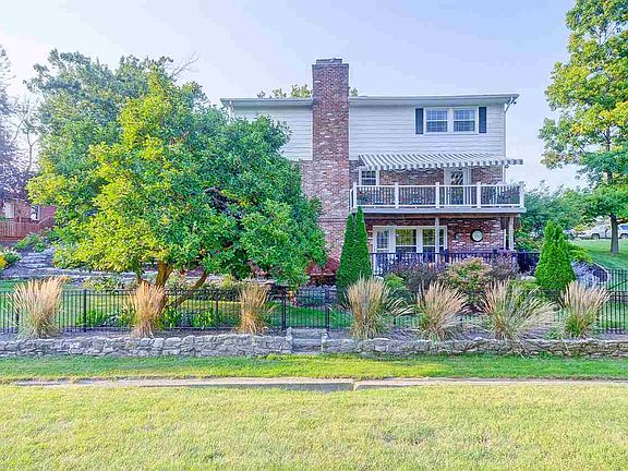 2nd image of 2405 W Woodbridge Dr