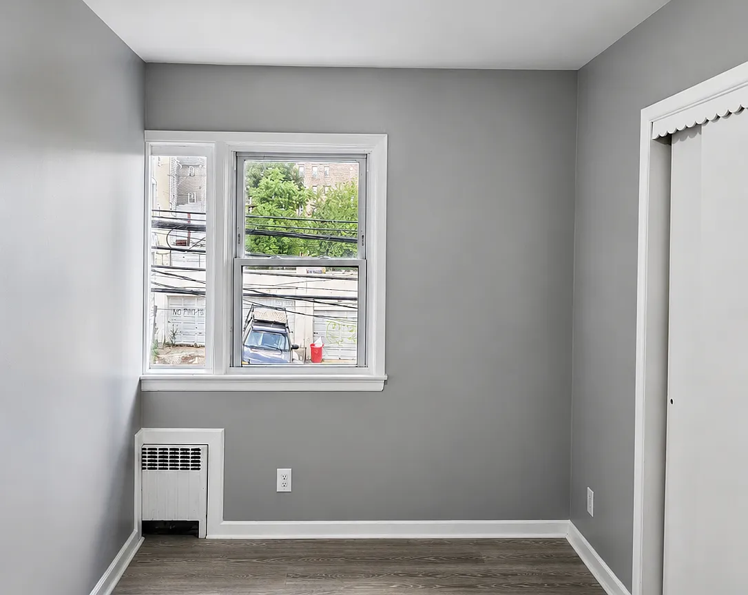 📍 158 3rd Ave #2R — photo 6 of 10