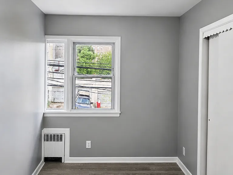 158 3rd Ave #2R — Photo 8