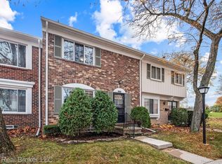 1975 Seabright Ct, Royal Oak, MI 48073