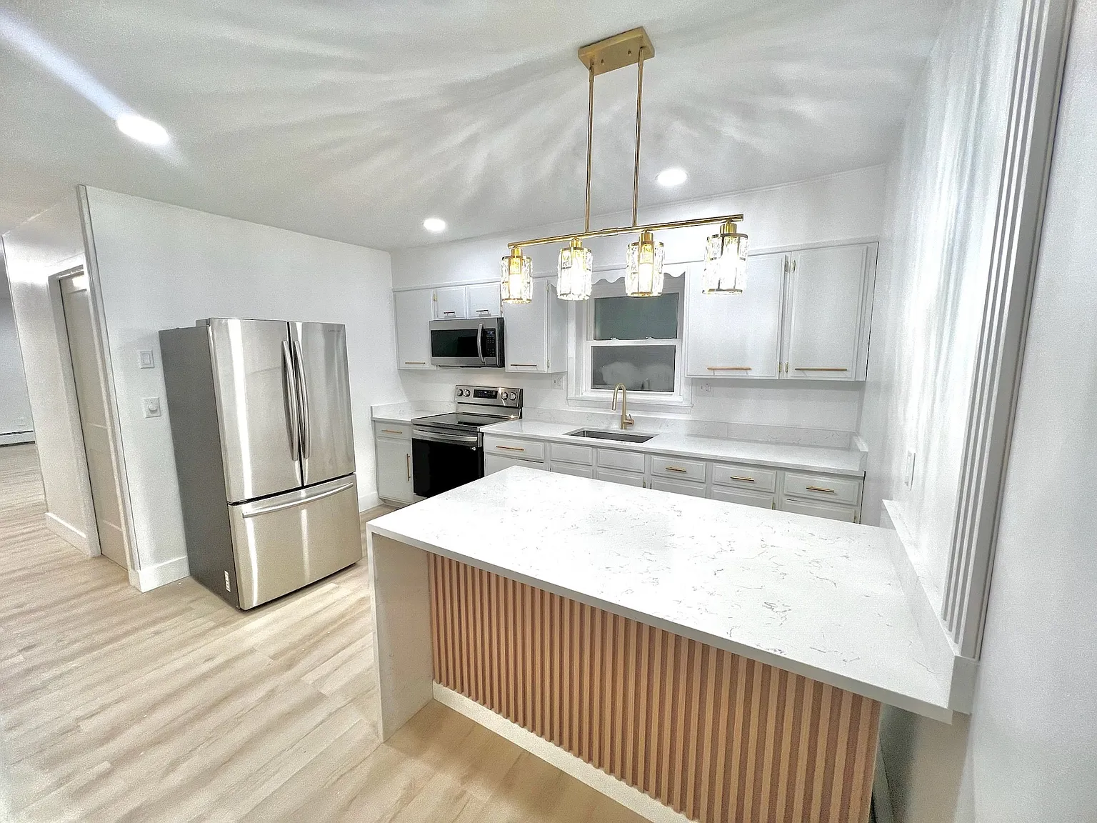 2 Bed 1 Bath (Utilities Included) — Photo 2