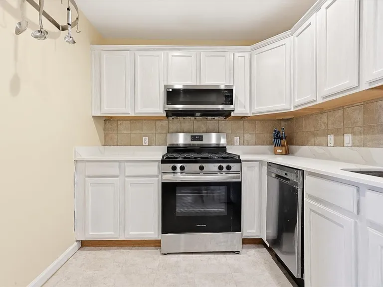 39 Union St #402 — Photo 18