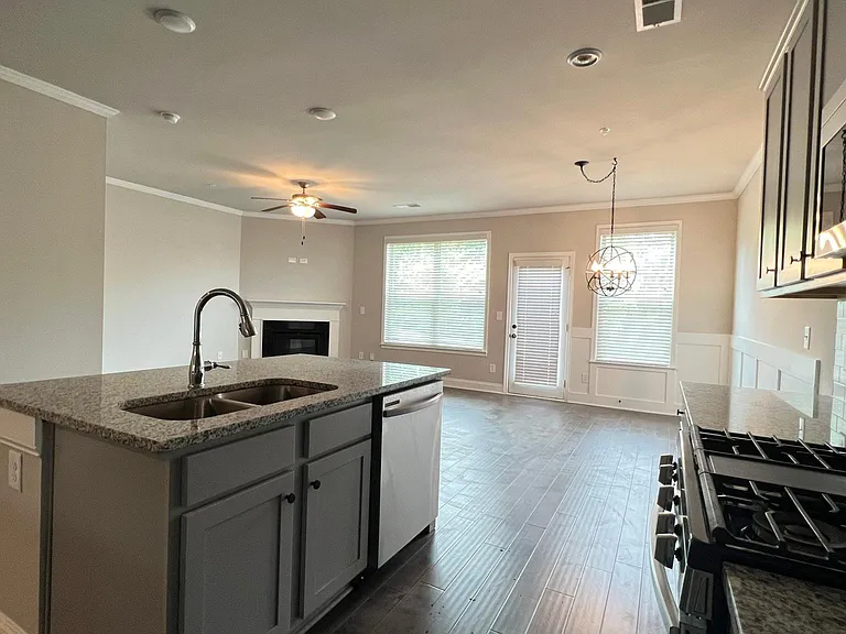 129 Camden Park Dr — Photo 12