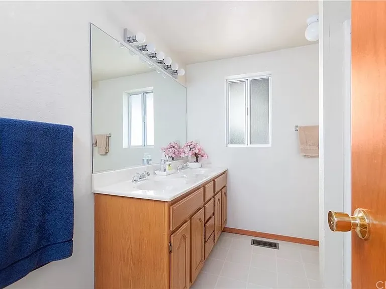 28132 Arbon Ln — Photo 16