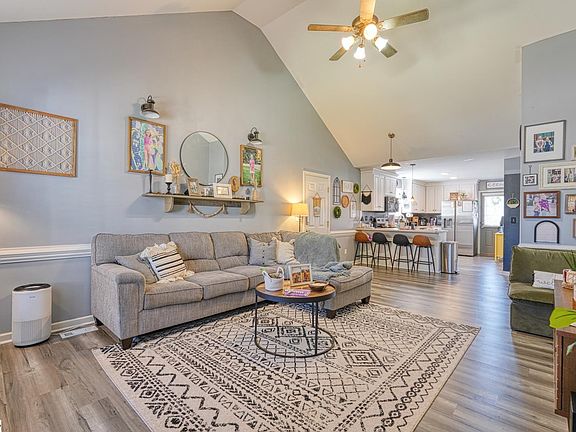 4th image of 603 Ezra Ct