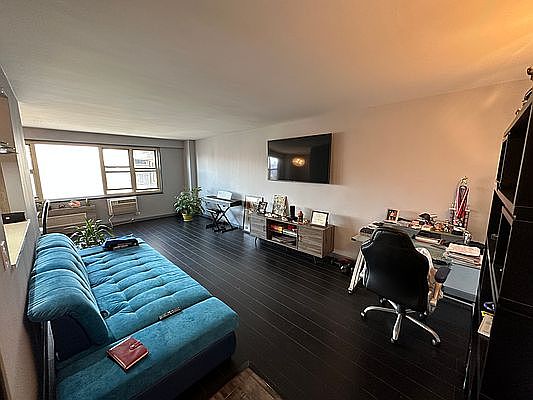 2nd image of 2944 W 5th St APT 13T