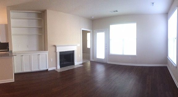 3rd image of 984 Ivy Meadow Ln