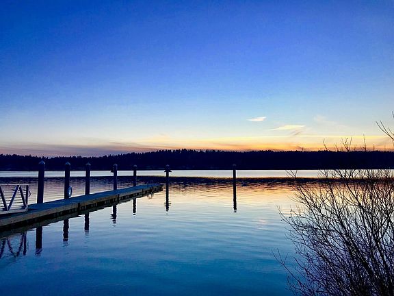 2nd image of 4616 E Lake Sammamish Pkwy NE #A