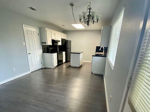 5th image of 5685 Kristin Ln