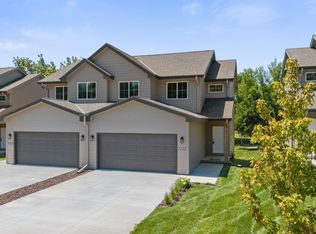 7122 79th Ct, Omaha, NE 68122