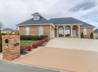 464 Sweetgrass Ln, Jonesborough, TN 37659
