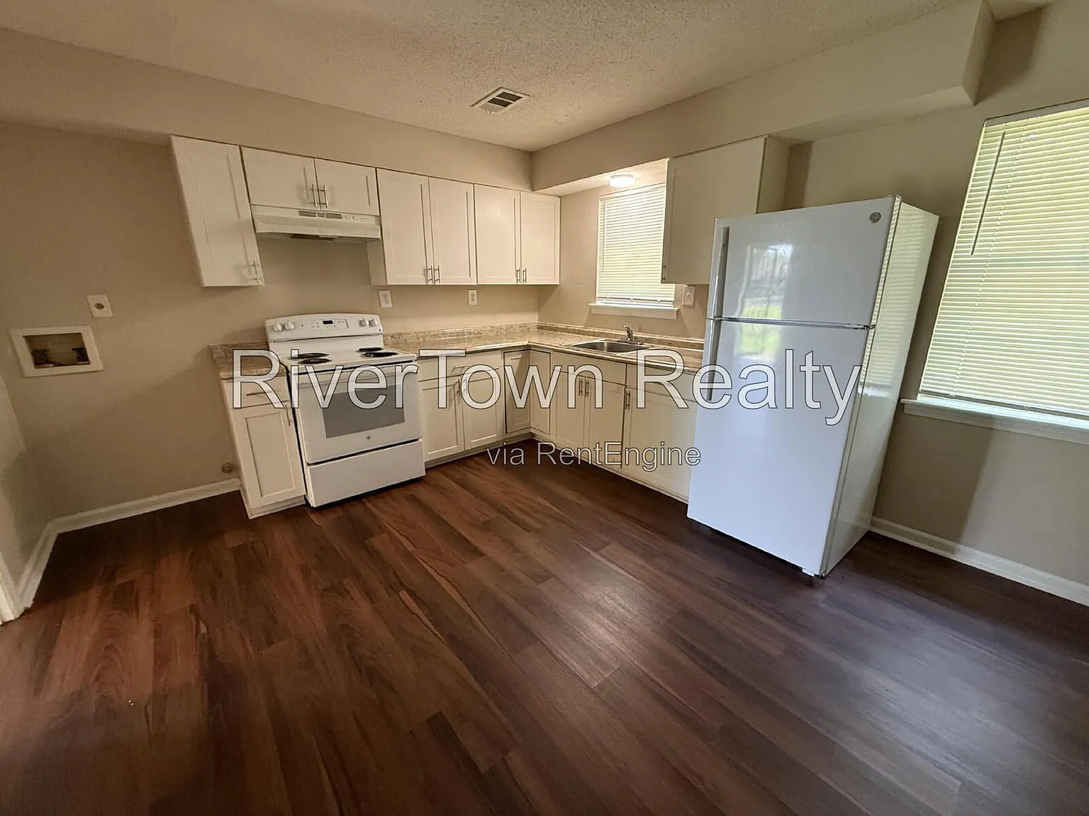 4 bed, 1.5 bath, 1045 sqft, $1,095 — Photo 3