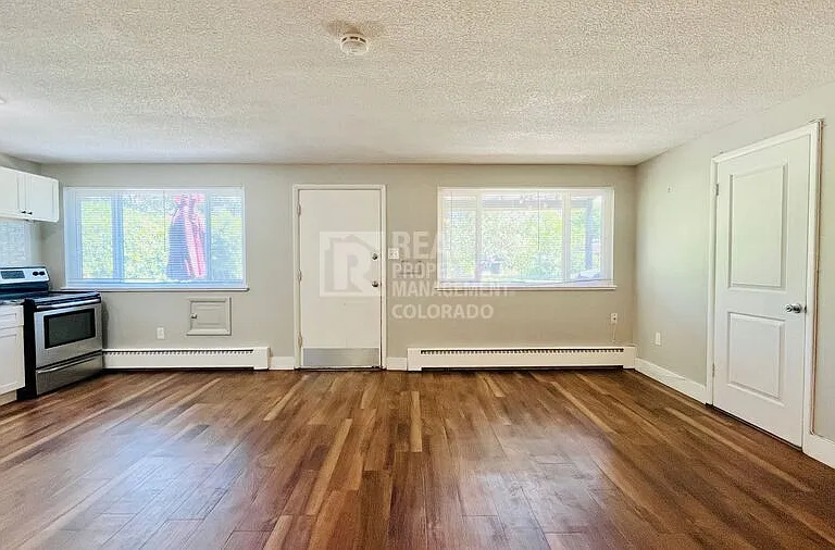 1720 S Cook St — Photo 7