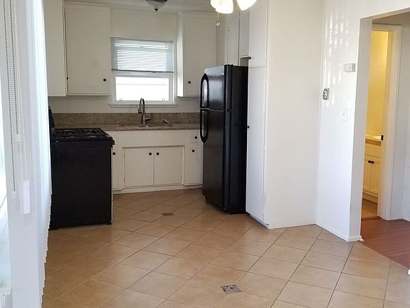 5th image of 10840 Hortense St APT 12