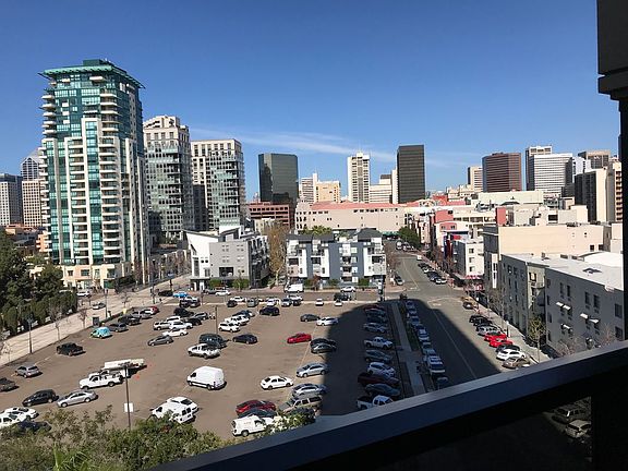 2nd image of 100 Harbor Dr Unit 804