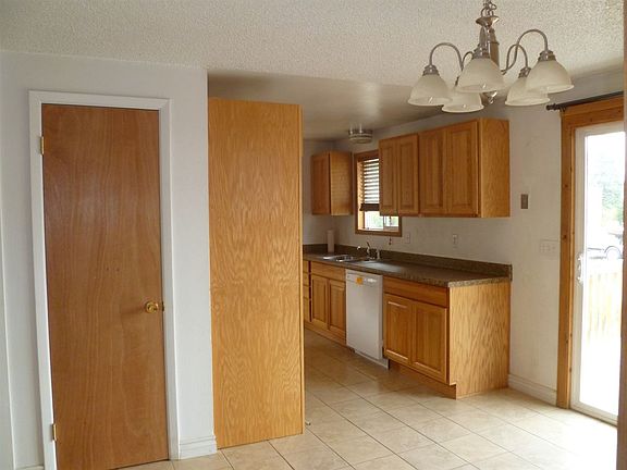3rd image of 207 W Lucille St