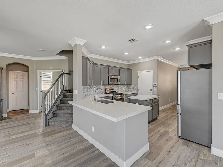 9610 Hawk Cliff Ave17_06012026